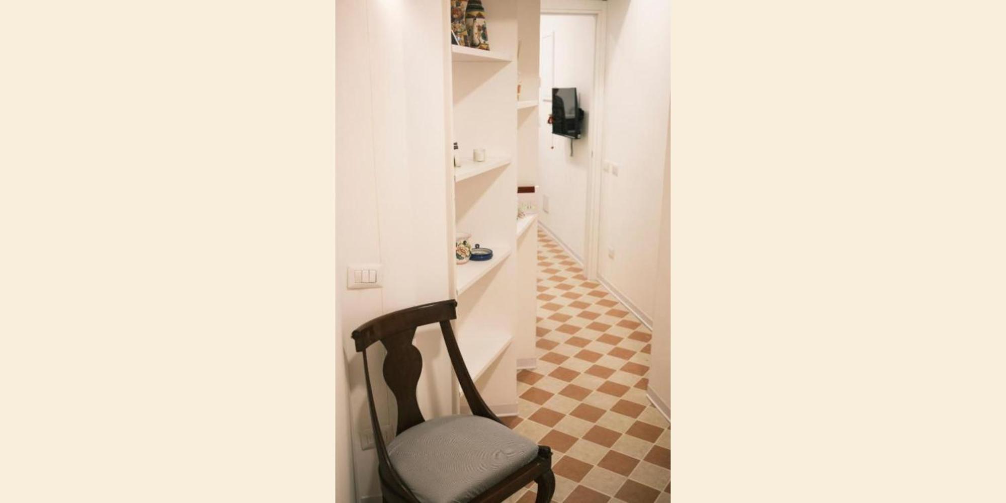 Nespolino, Piccola Casetta In Centro Storico Al Piano Terra Con Piccolo Spazio Esterno Privato Neapel Exterior foto